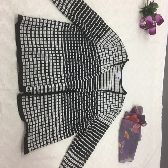 Sweater - Picture 3 of 6